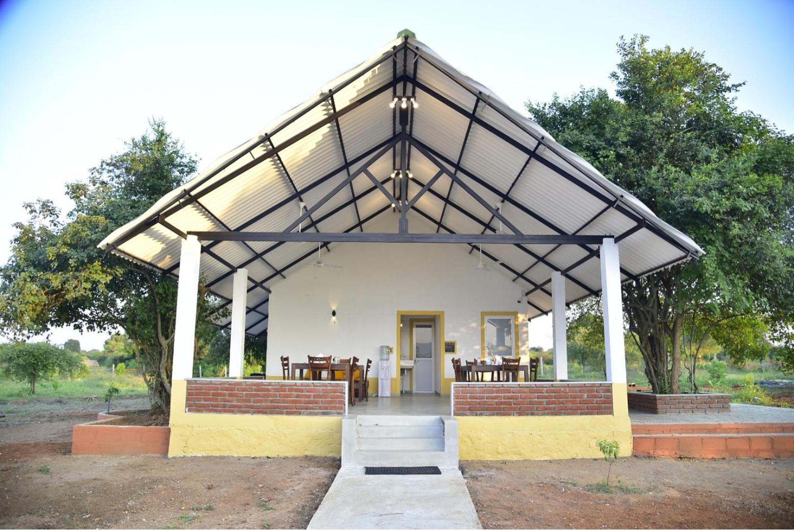 ティッサマハーラーマ Thihawa Eco Huts Yala Bed & Breakfast エクステリア 写真